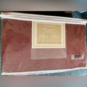 DIVATEX 4 PC Queen SHEET SET

500 TC-NEW. Cotton

Color Plum